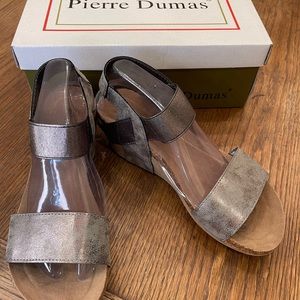 ⚡️BRAND NEW⚡️ Pierre Dumas Pewter Wedge Sandals